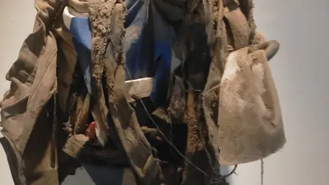 Alejandro Fuertes y el esperpento moderno: Esculturas que gritan desde el silencio.