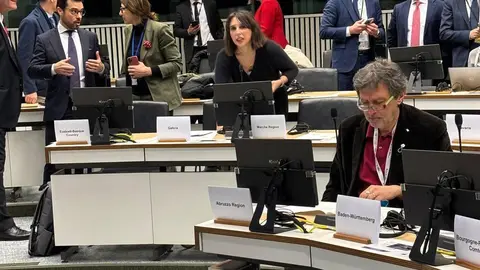 Alerta industrial en Europa: Lorenzana reclama acción urgente de la UE frente a la amenaza arancelaria de EEUU.