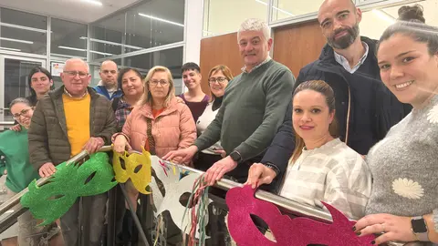 Los artífices de la alegría: el equipo organizador del Entroido de Ponteareas, comprometidos con mantener viva la tradición y llevar la diversión a cada rincón del pueblo.