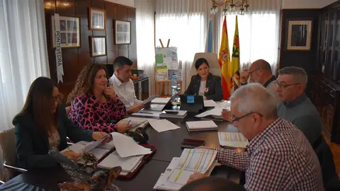 La alcaldesa Nidia Arévalo y su equipo de gobierno.