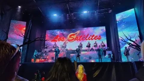 Los Satélites está a pasada noite en Fornelos, O Rosal.