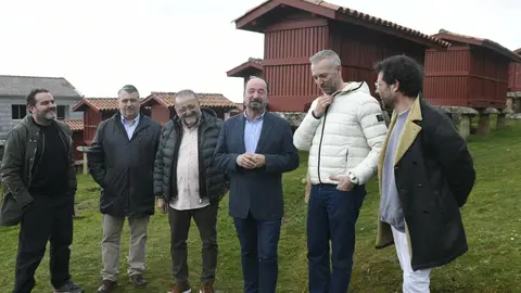 El director de Turismo de Galicia, Xosé Merelles, acompañó al equipo de rodaje que estos días se encuentra en la Comunidad gallega rodando en la provincia de Ourense.