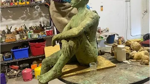 La peregrina de Cee obra de Miguel Couto.