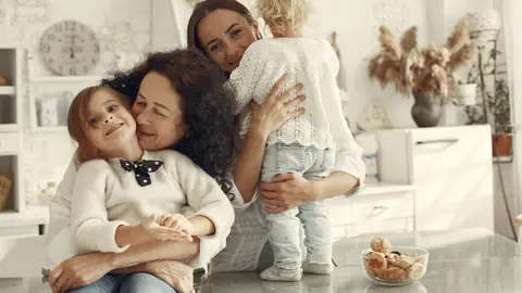 Conciliar la maternidad y el emprendimiento: un desafío diario para muchas mujeres en España.