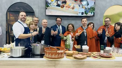 A equipa de Ponte de Lima presente na BTL 2024, promovendo o nosso rico património cultural e gastronómico.
