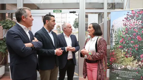 Luis López participa na Exposición da Camelia que organiza cada ano a comunidade educativa do CEP Campolongo