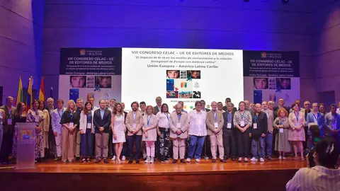 Unha imaxe para a historia: os participantes do VIII Congreso de Editores de Europa, América Latina e o Caribe reunidos en Cartagena de Indias.