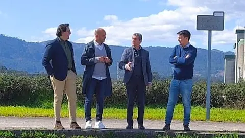 El alcalde, Alejandro Lorenzo, y directivos de los polígonos.