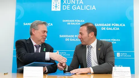 El conselleiro de Sanidad, Antonio Gómez Caamaño y Germán Rodríguez de Saa, representante autonómico de la Asociación Española contra el Cáncer, firmaron un protocolo de colaboración, coincidiendo con el Día Mundial contra el cáncer de colon.