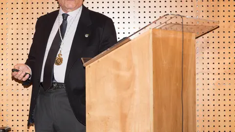 Freire Rama, catedrático de Bioquímica e Bioloxía Molecular da Universidade de Santiago, destacará a relevancia de Calvet como introdutor da bioquímica moderna en España.