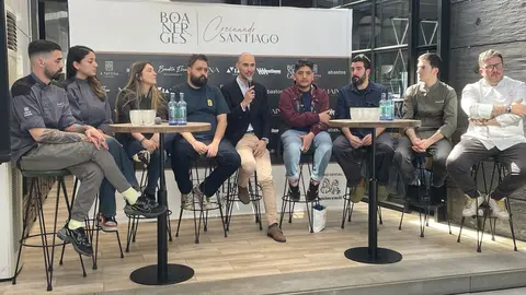 Presentación Cocinando Santiago en Mercado Boanerges.