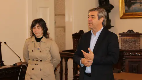 O presidente da Arcos, José M. Esteves, e a vereadora Emilía Cerdeira.