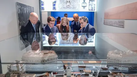 O alcalde do Porriño, embaixador da obra de Antonio Palacios en Madrid.