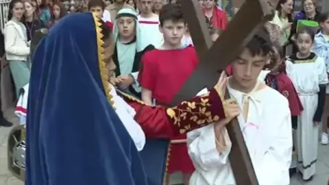 Via Crucis infantil.