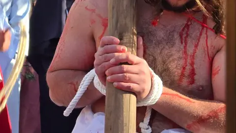 Alejandro Hernández en el papel de Jesucristo en el Vía Crucis viviente de Salvaterra de Miño.