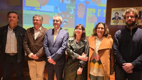 El alcalde de Arcos de Valdevez, Olegário Gonçalves, y las ediles Emília Cerdeira y Beatriz Silva, junto con el respresentante de la asociación de comerciantes.