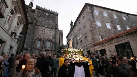 Procesión con la imagen de san Telmo por las calles de la ciudad (2024). ARCHIVO.