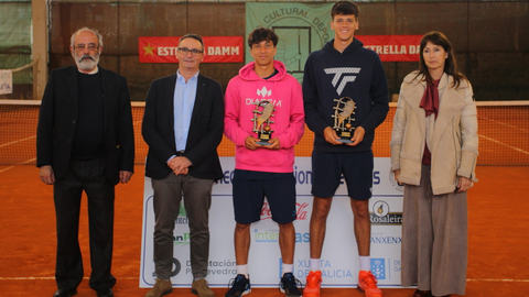 Callejón y Almazán con las autoridades,