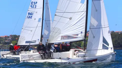 Noticia del Náutico de Barcelona y el Pazo de Cea del Marírimo de Canido. El J70 de la Ciudad Condal estuvo inmenso en la jornada sabatina. MOEBIUS.