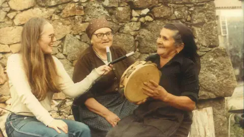 Schubarth-Elisa e Delfina-1979-COLECCIÓN ANTÓN SANTAMARINA