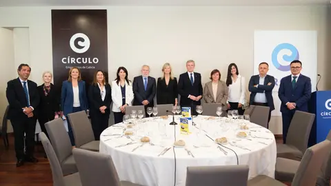 El presidente participa en el desayuno-coloquio Capacita Directivos, un encuentro que cuenta con el apoyo del Círculo de Empresarios de Galicia y el Noreste Club Empresarial.