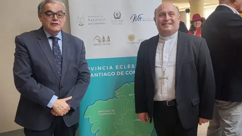 Alberto Barciela con el arzobispo de Santiago.