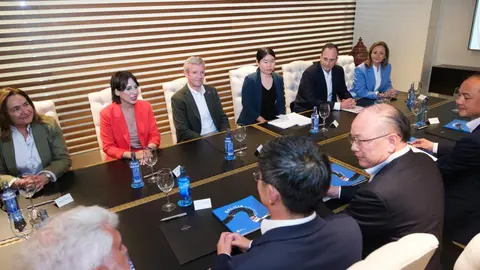 El presidente de la Xunta mantuvo hoy en Vigo un encuentro con Xi Guohua, presidente del grupo chino propietario de la fábrica de O Porriño CITIC Censa.