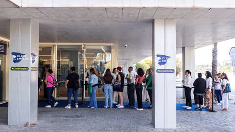 Clece busca personal en Galicia con entrevistas online y oferta de empleo inmediata.