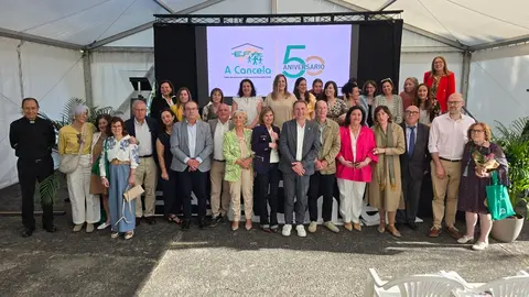 Al final del evento personal docente, directivos e autoridades.