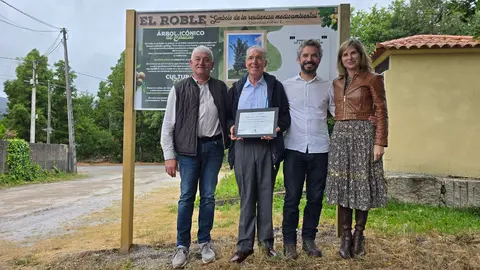 Juan Carlos Carrera, Francisco Peña, Sergio Quiroga y Nava Castro, alcaldesa de Ponteareas.