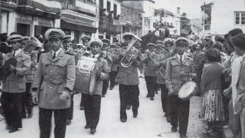 Nas festas de Sada (Arquivo da Banda Garrote).