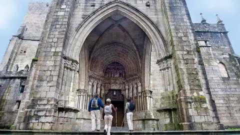 La Catedral de Tui es un punto inexcusable para un peregrino.