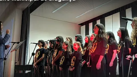 Vozes que encantam! Assim foi o XVIII Encontro Internacional de Coros Infanto-Juvenis em Bragança, um dia inesquecível de música e talento.