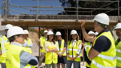 El Equipo de la Xunta de Galicia y el Ayuntamiento de Mos, comprometidos con el futuro de la vivienda protegida en la localidad.