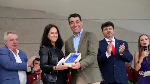 Luis López, presidente de la Deputación de Pontevedra, en un momento de entrega de premios.
