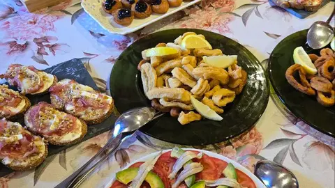 Abundancia y sabor: Así es el tapeo a domicilio que conquista este verano. R. LEDO/ DL-G