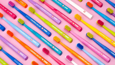 Pinceles de bienestar: cada filamento cuenta en la revolución de tu sonrisa y tu salud.