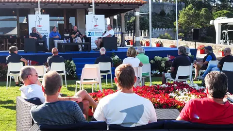 Mesa redonda con periodistas náuticos. ROSANA CALVO.