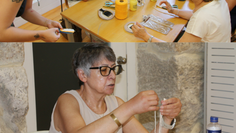 Momentos de aprendizagem e convívio: os seniores a desfrutar da Oficina de Macramé na Biblioteca Municipal.