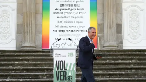 Rafa Domínguez califica la Bienal de Pontevedra como "el evento cultural más importante del verano", destacando el éxito de participación en todas sus sedes.