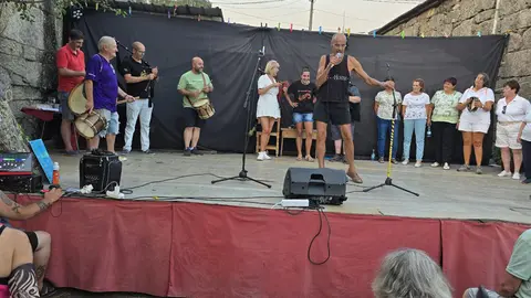 Gigi se dirige a los presentes para cerrar Artealde 25.