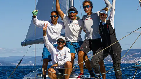 Javier Padron tras ganar el mundial de J80 de 2023 en Baiona. LALO R VILLAR.