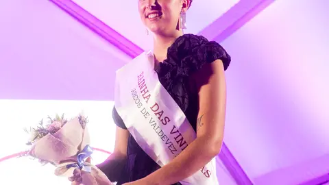 Coroada com mérito e elegância! Matilde Ribeiro, a  nova Rainha das Vindimas, brilha em Arcos de Valdevez.