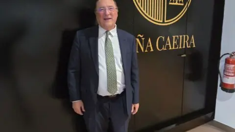 Carlos Moro González, propietario de Matarromera y Viña Caeira, será nombrado Cofrade de Número por la Confradía do Viño do Condado do Tea e Espumantes, en su bodega de Viña Caeira, en Salvaterra de Miño. ARCHIVO DL-G.