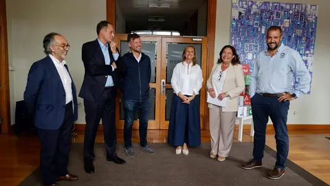 La delegada territorial de la Xunta, Ana Ortiz, participó este miércoles en la presetanción de la prueba que arribará al puerto vigués entre el 18 y el 21 de septiembre.