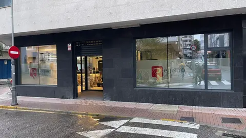 El nuevo Registro de la Propiedad de Cangas, en plena calle Covadonga, acerca a los vecinos la posibilidad de realizar trámites como la compraventa de inmuebles sin tener que desplazarse fuera del municipio.