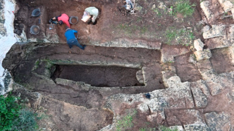 Investigaciones que desentierran el pasado. Pau Sureda Torres, investigador del INCIPIT, lidera excavaciones en el yacimiento de Son Sunyer, en Mallorca, como parte del proyecto PREMETOC.