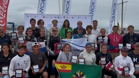 Imagen de los premiados en el Ibérico de Ilca que se celebró dentro de la Semana Abanca. OMAR COLMENARES.
