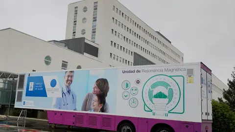 El Servicio Gallego de Salud incorpora una nueva unidad móvil de resonancia magnética de alto campo para prestar servicio en Vigo.