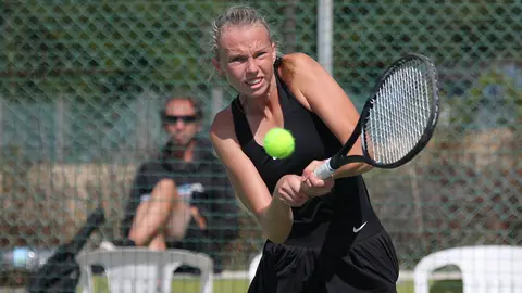 Sanxenxo disfruta de un día de tenis bajo el sol en el ITF World Tennis Tour Juniors.